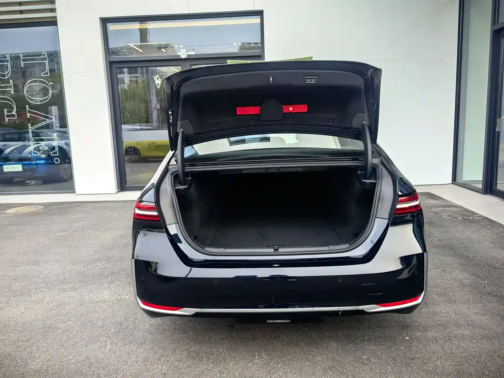 BMW i5 2024 eDrive 35L Premium Luxury
