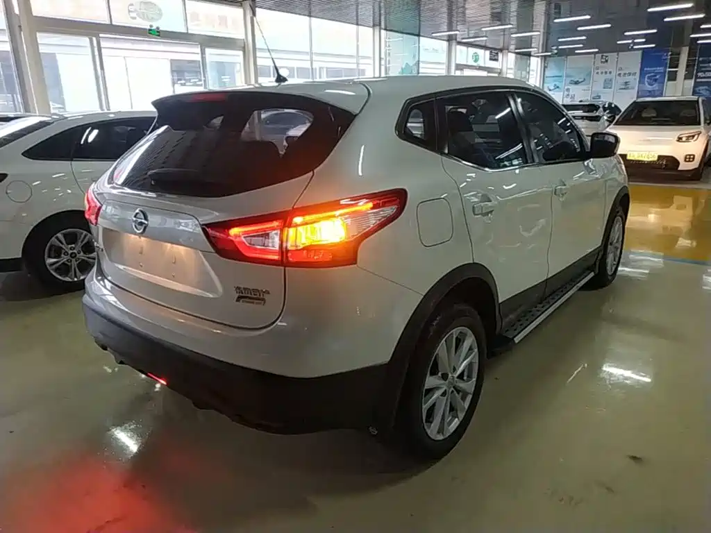 Nissan Qashqai — миниатюра 7