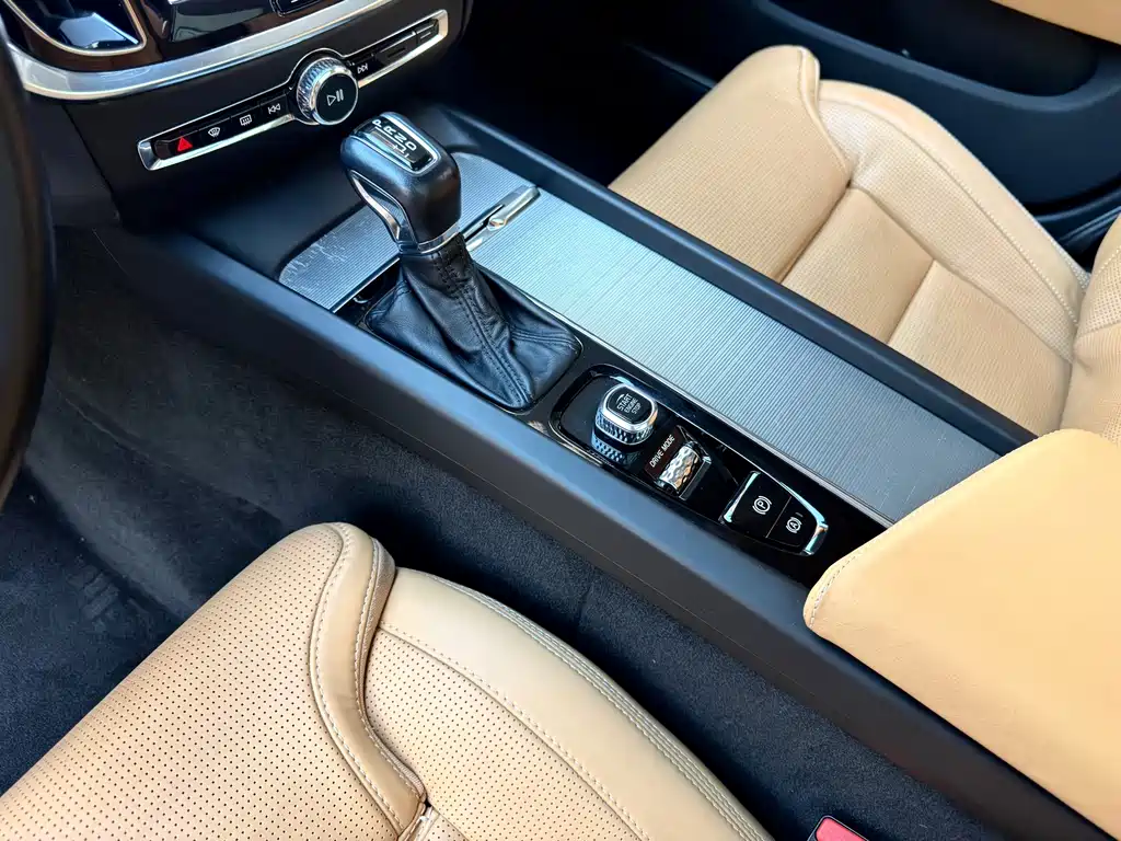 Volvo V60 — миниатюра 11