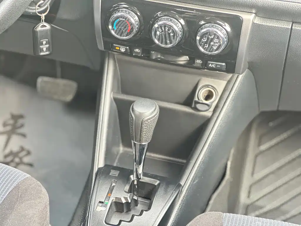 Toyota Yaris L — миниатюра 9