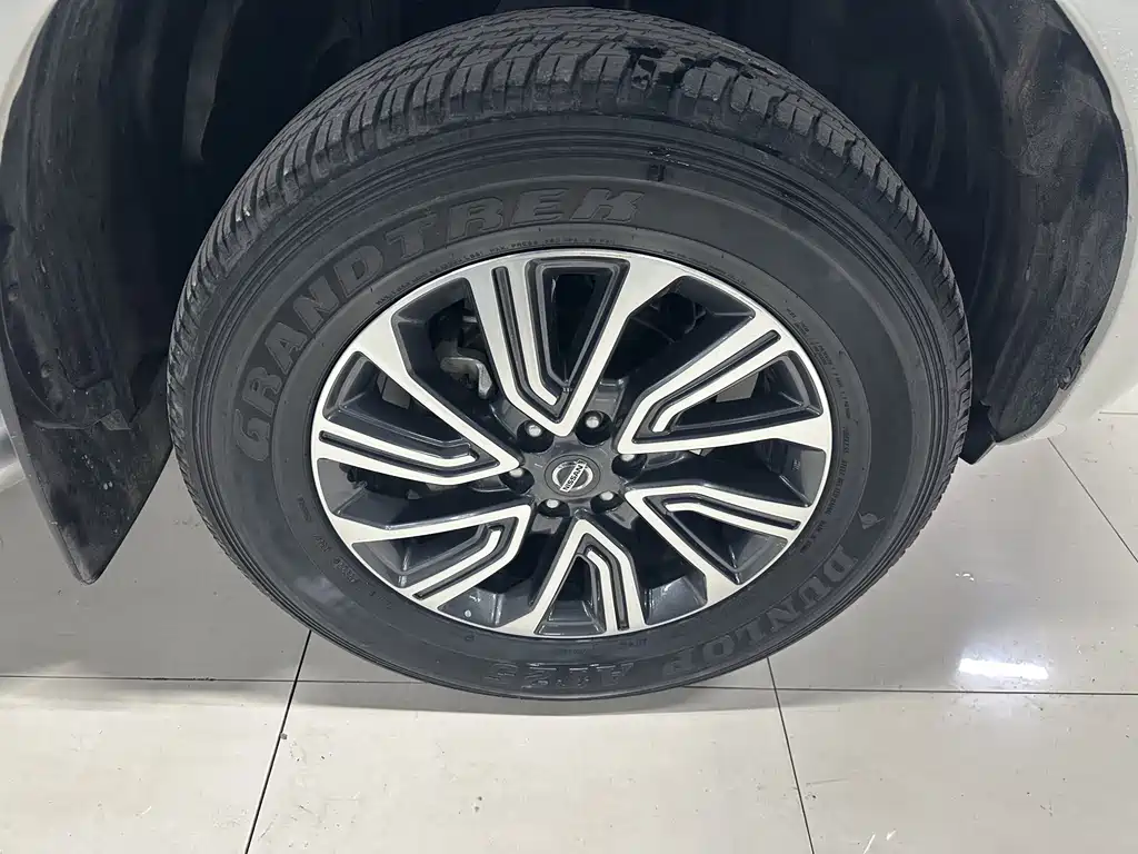 Nissan Terra — миниатюра 9
