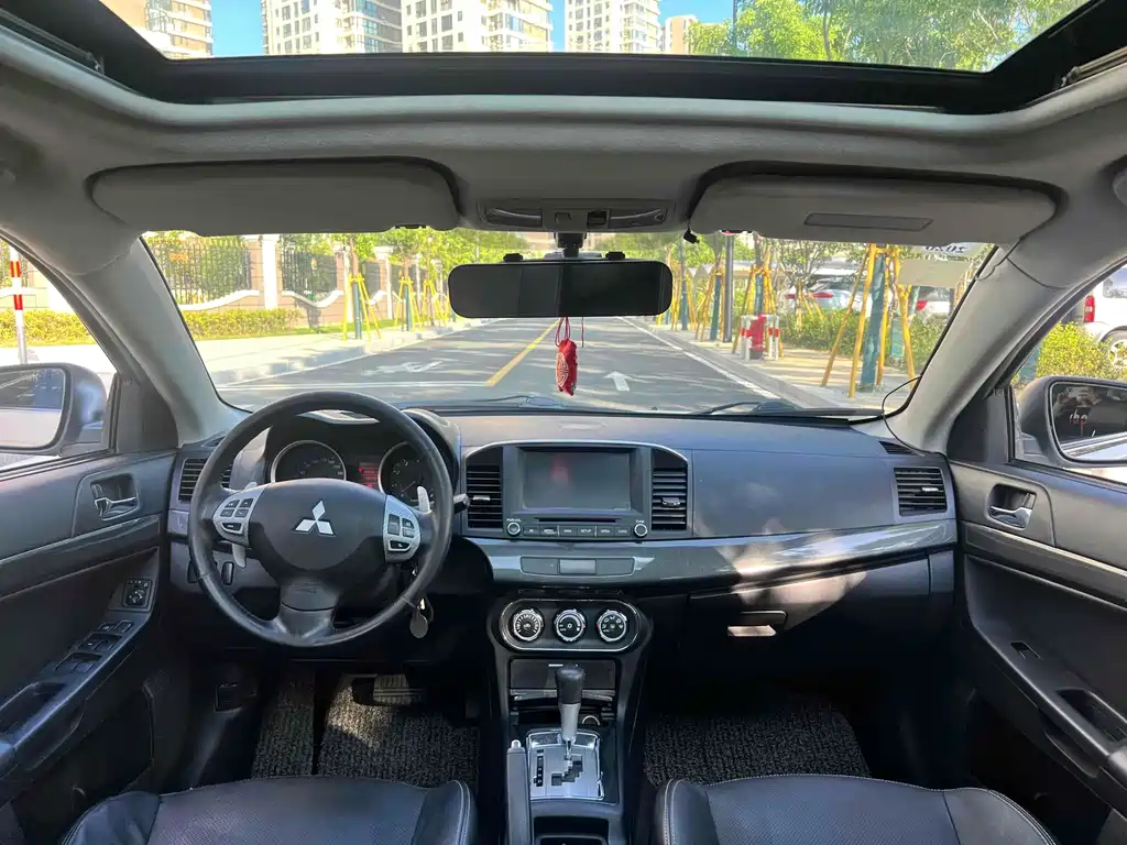 Mitsubishi Lancer EX — миниатюра 10