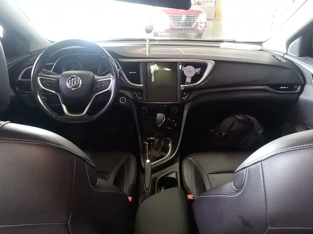 Buick Excelle — миниатюра 10