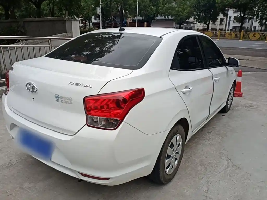 Hyundai Verna — миниатюра 7