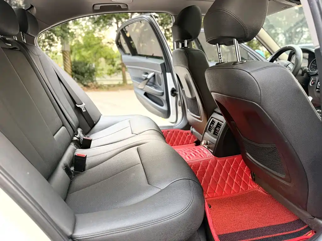 BMW 3 Series — миниатюра 13