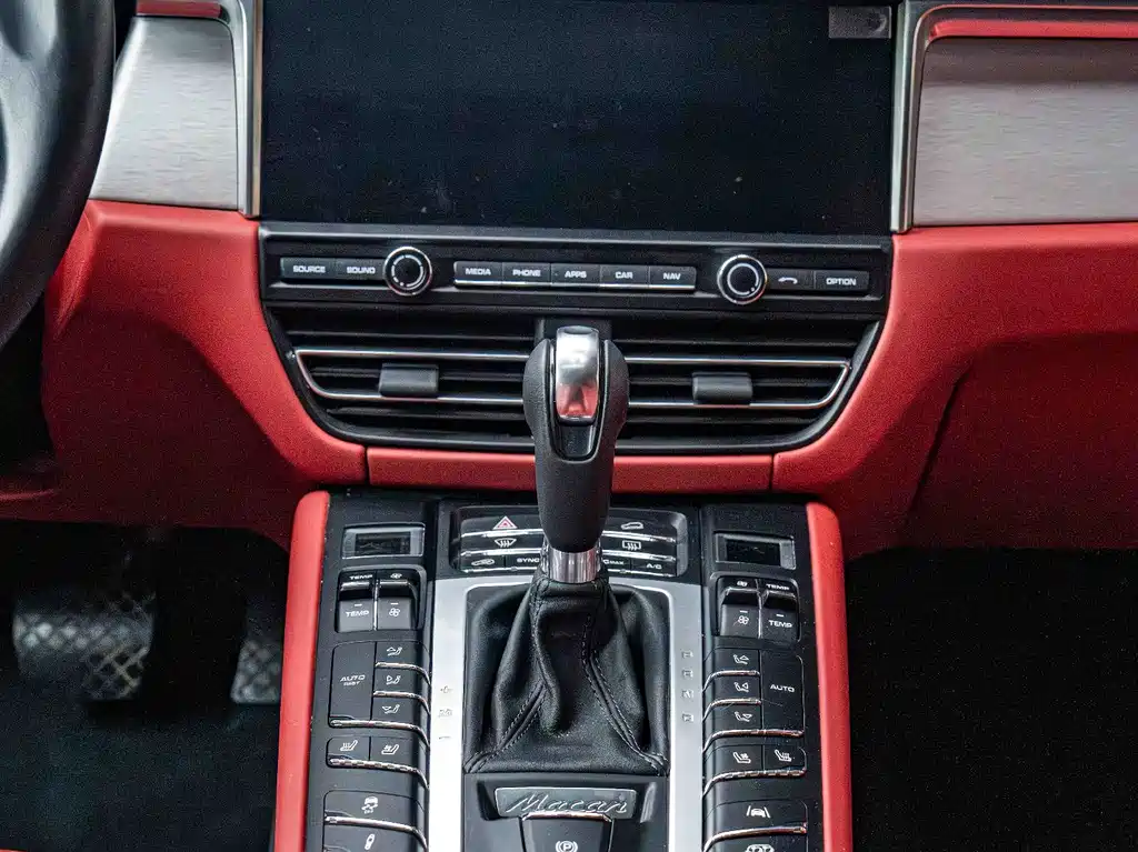 Porsche Macan 2020 — фото 17