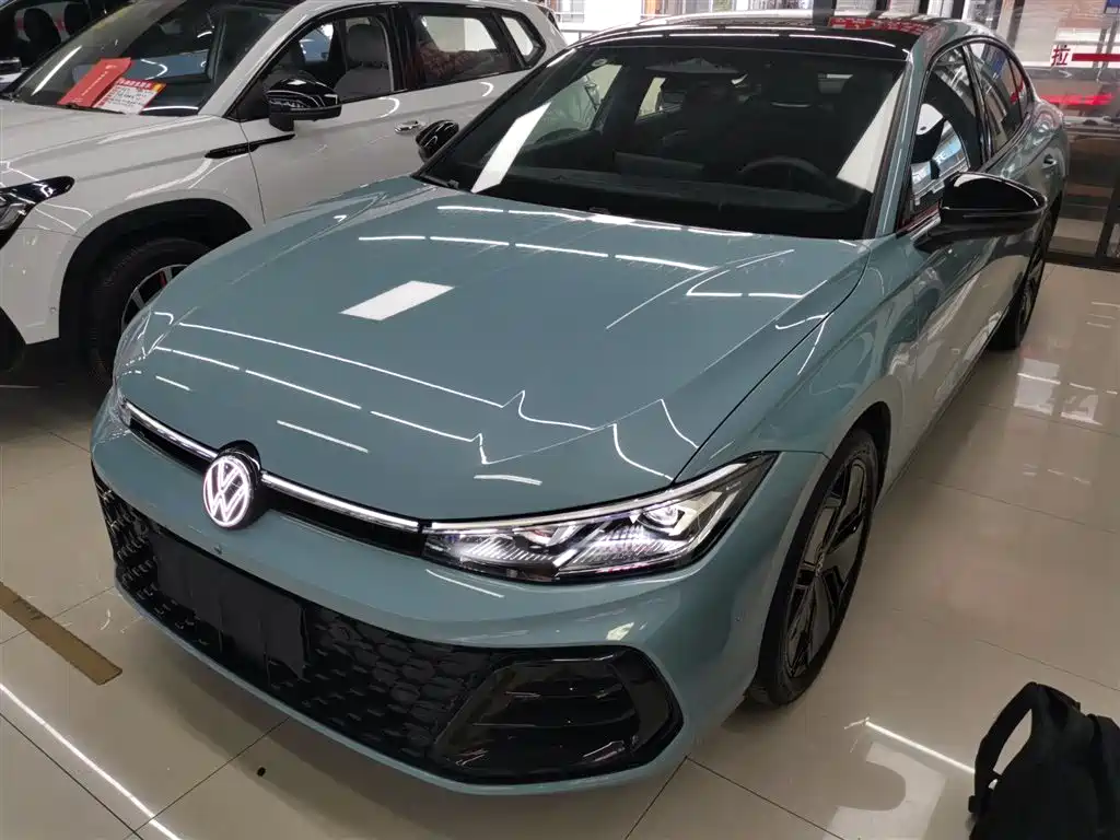 Volkswagen Passat 2024