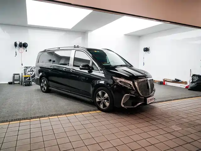 MERCEDES-BENZ V CLASS