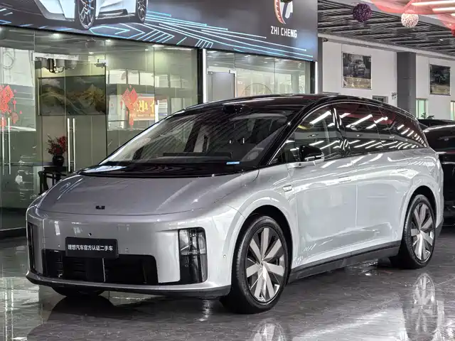 Li Auto IDEAL I8 2025