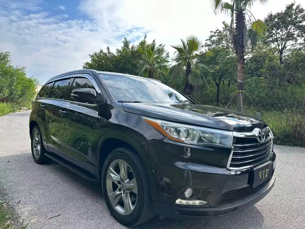 TOYOTA HIGHLANDER