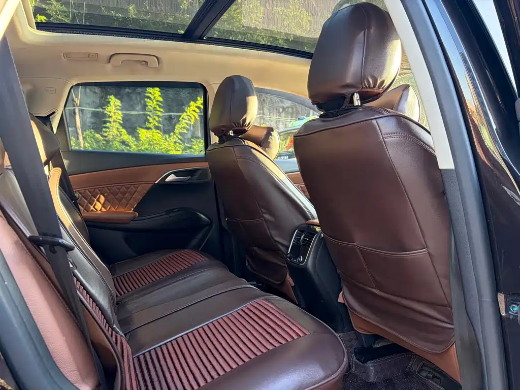Borgward BX7 — миниатюра 6
