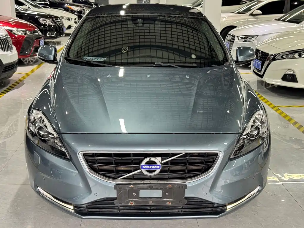 Volvo V40 — миниатюра 2
