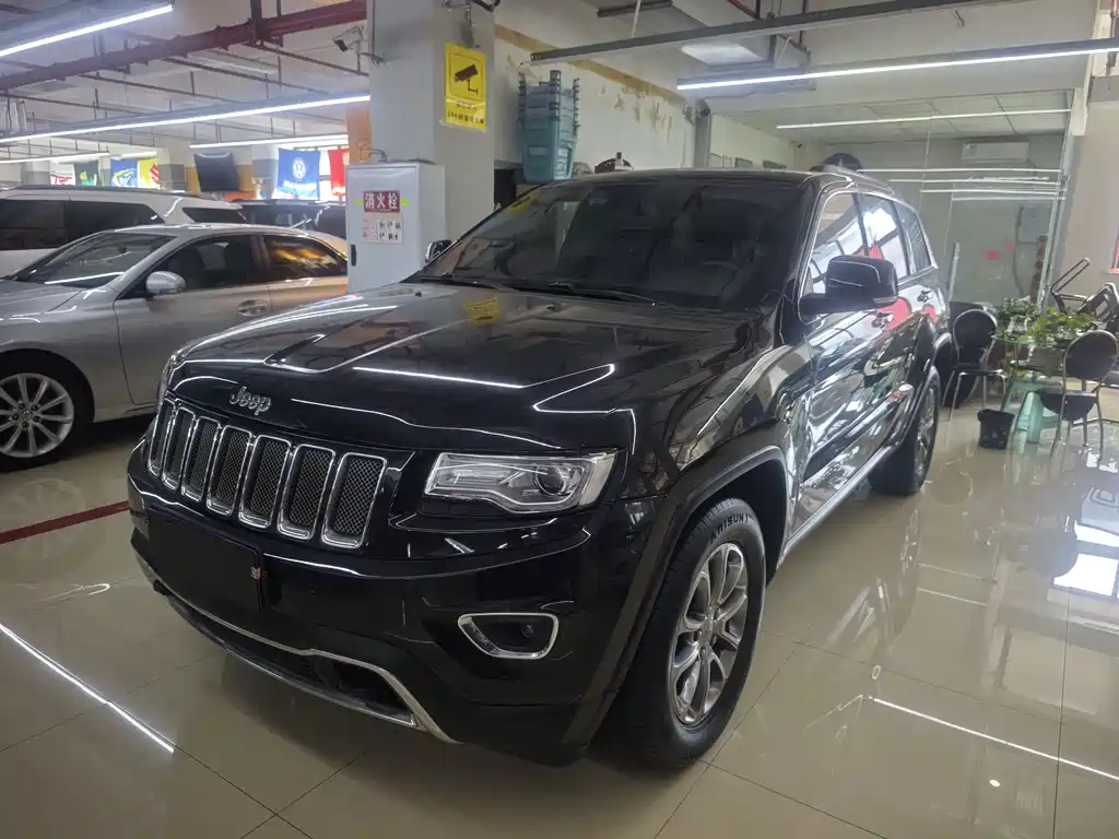 Jeep Grand Cherokee (Import) 2015