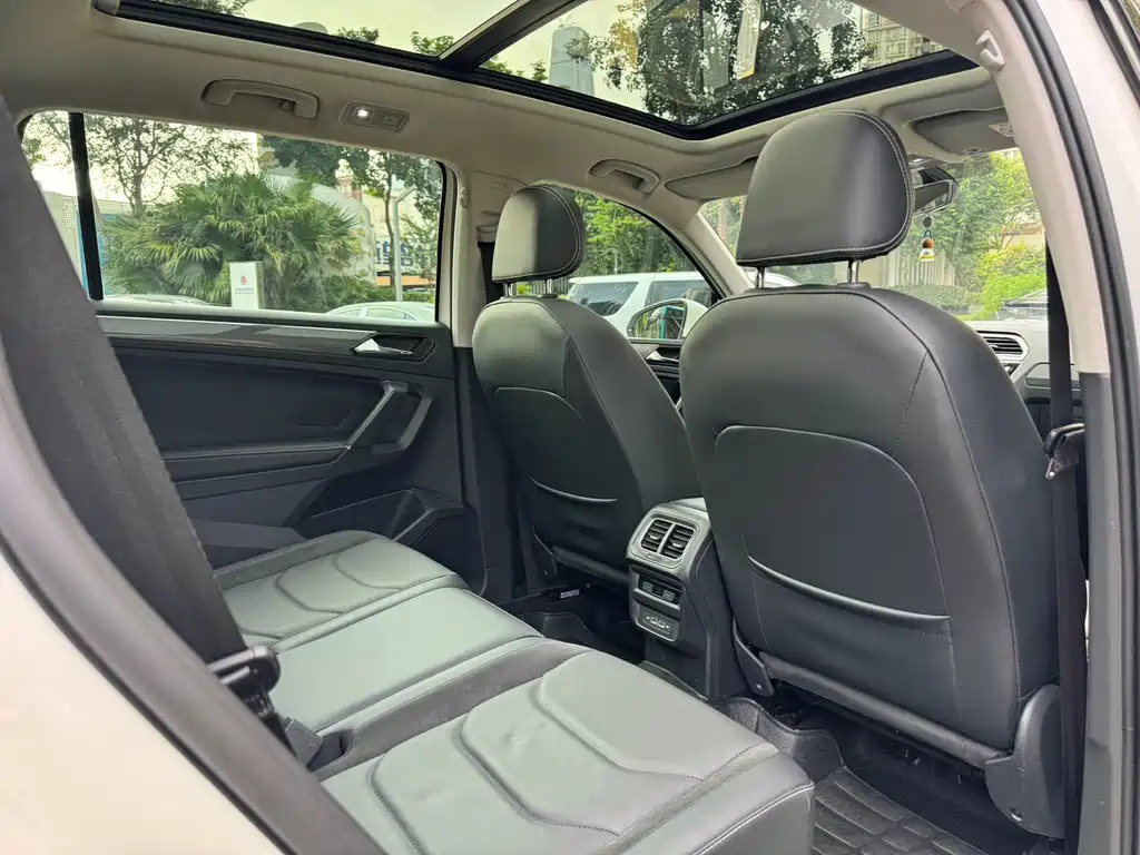 Volkswagen Tiguan L — миниатюра 9