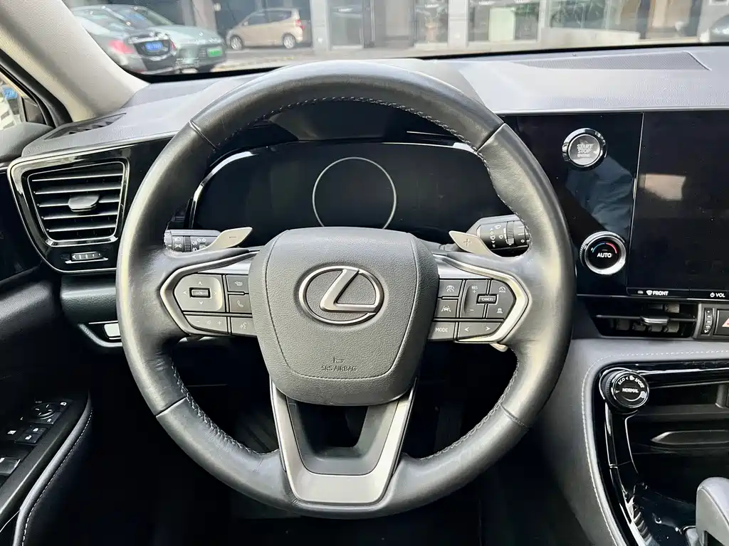 Lexus NX — миниатюра 6
