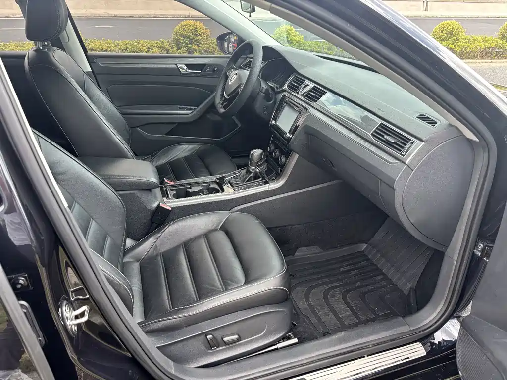 Volkswagen Passat — миниатюра 12