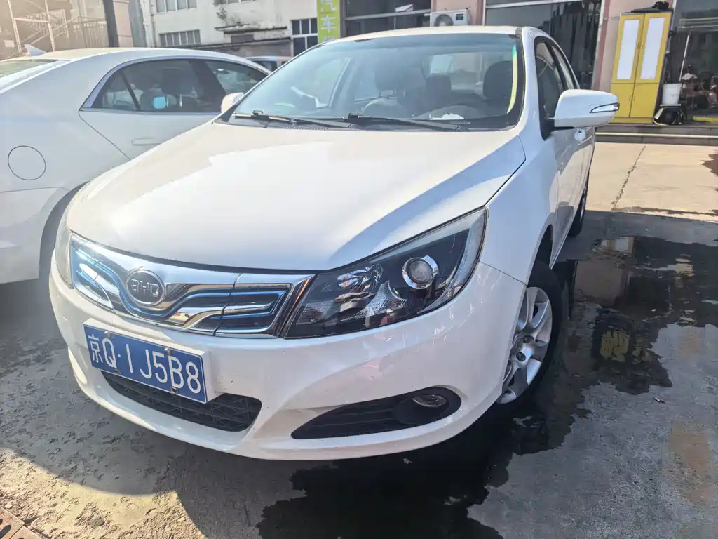 2016 BYD E5 - zdjęcie 1 z 10