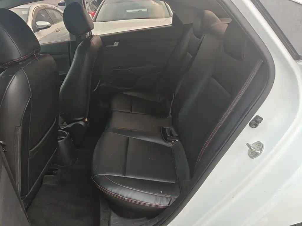Hyundai Verna - фото 17