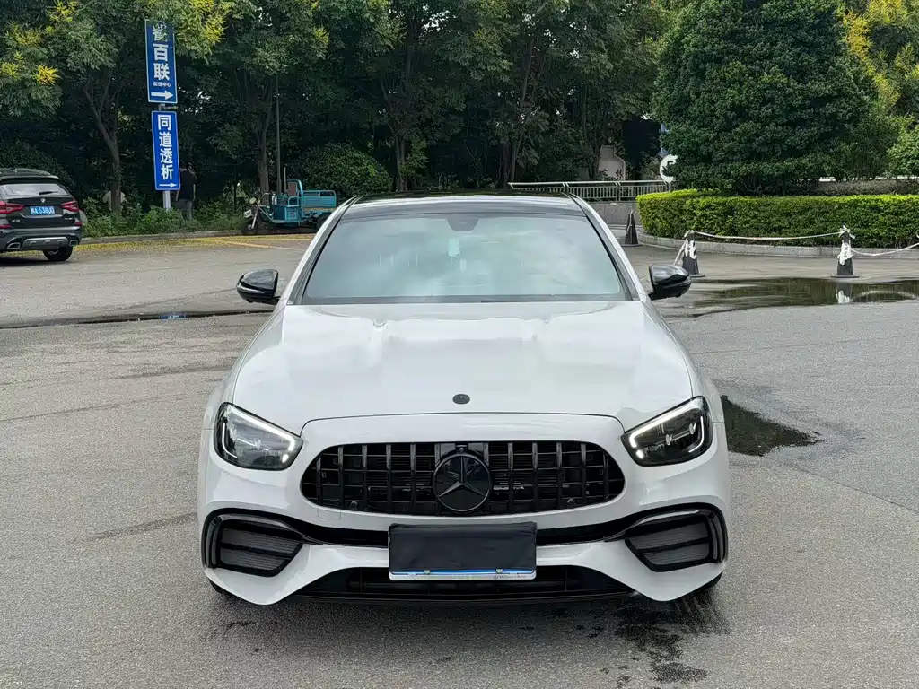 Mercedes-Benz E-Class — миниатюра 2