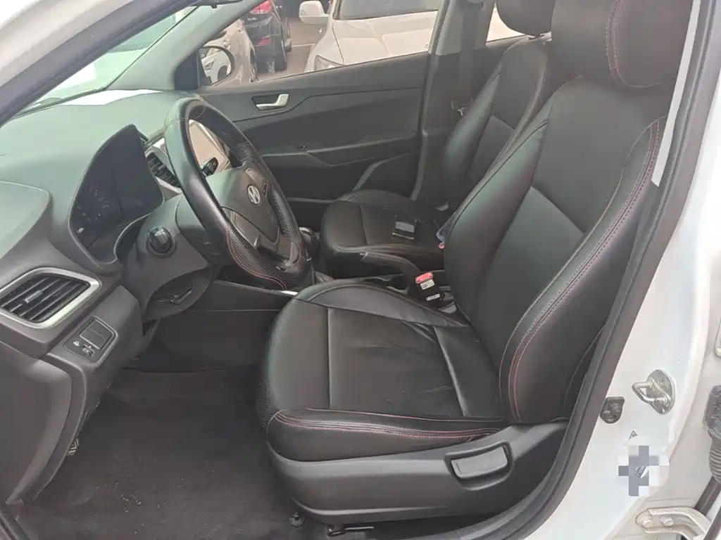 Hyundai Verna - фото 15