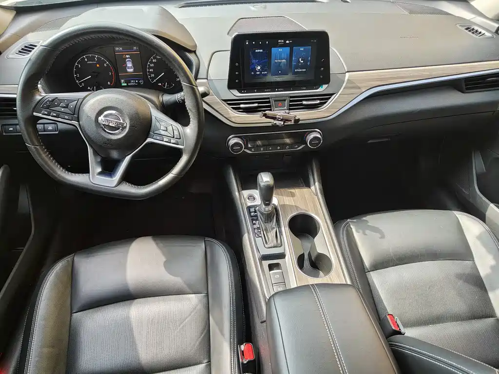 Nissan Teana — миниатюра 5