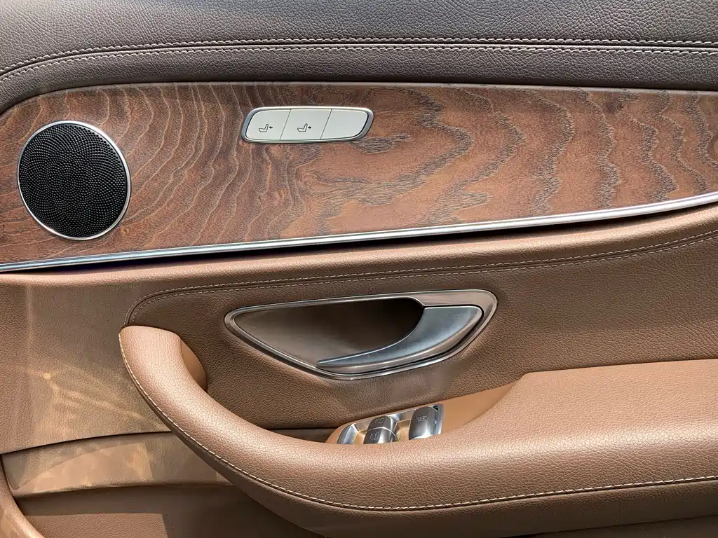 Mercedes-Benz E-Class — миниатюра 27