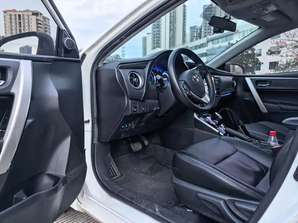 Toyota Corolla Hybrid — миниатюра 3