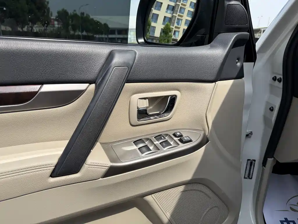 Mitsubishi V97 2019 3.8L