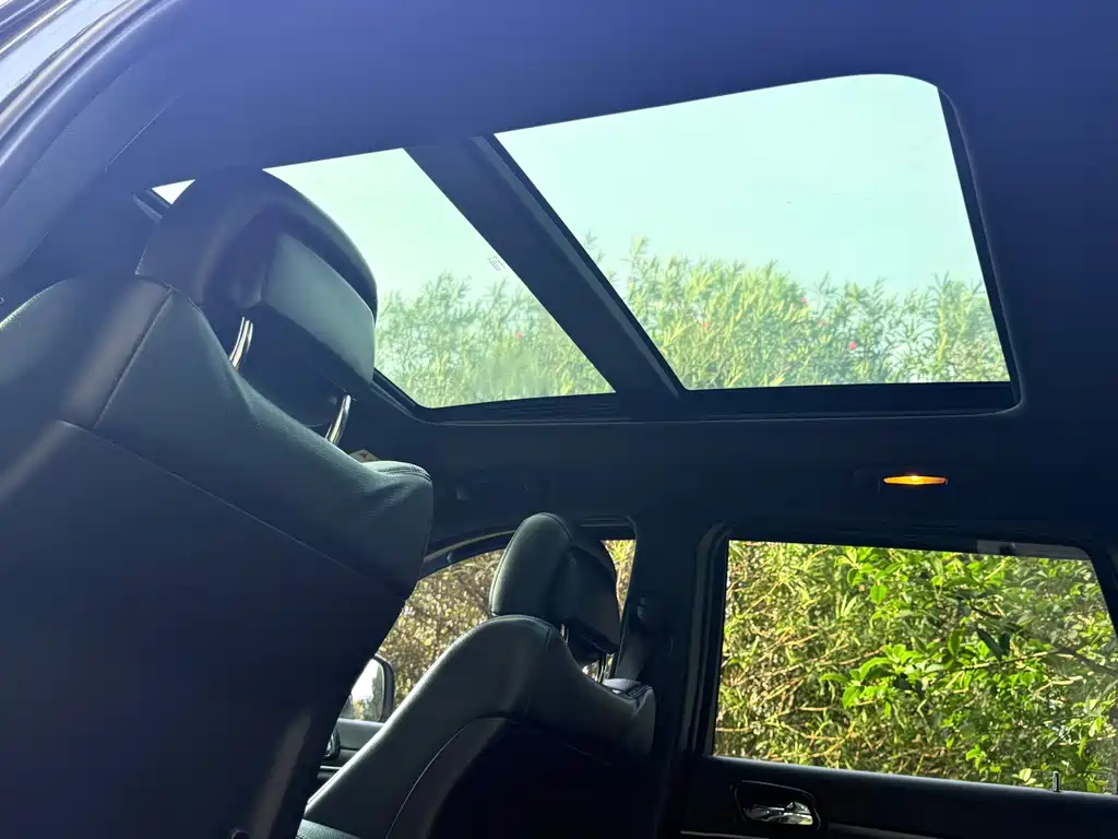 Jeep Grand Cherokee (Import) — миниатюра 5