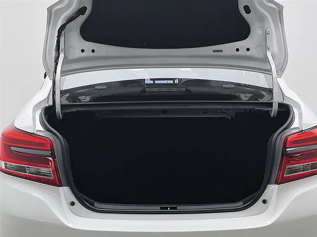 TOYOTA YARIS L TO ENJOY