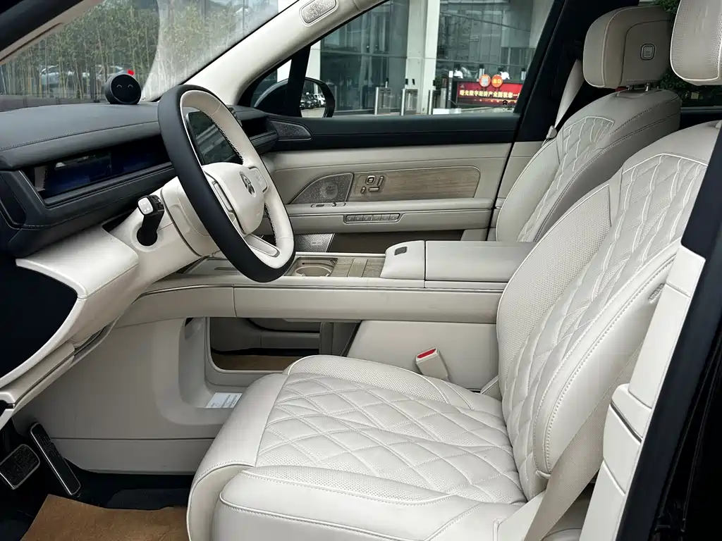 NIO ES8 2026 мест Executive Luxury