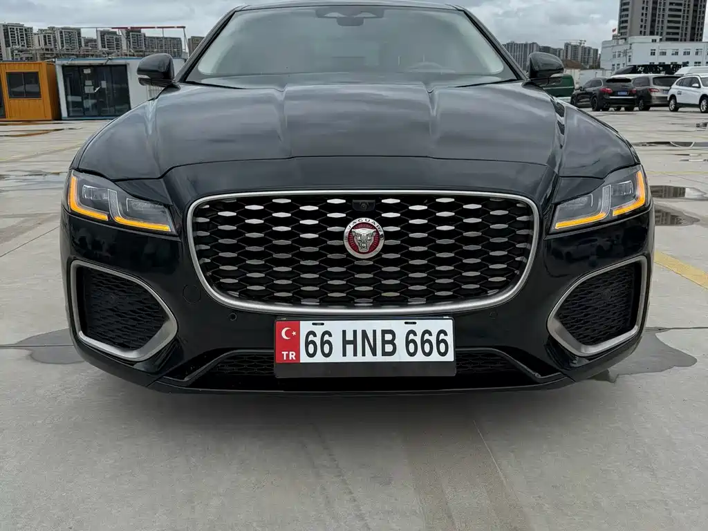 Jaguar XFL — миниатюра 2