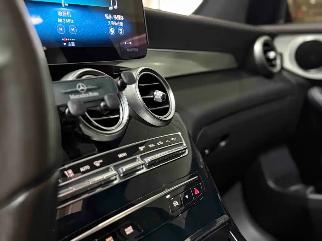 Mercedes-Benz GLC — миниатюра 10