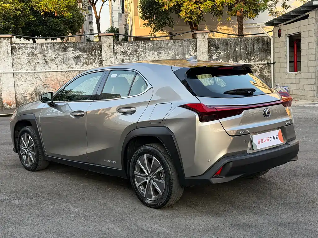 Lexus UX New Energy — миниатюра 12