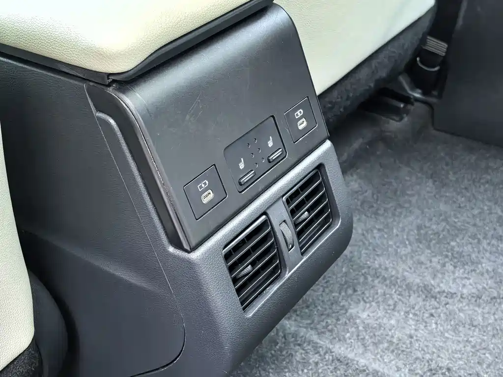 Toyota bZ4X — миниатюра 26