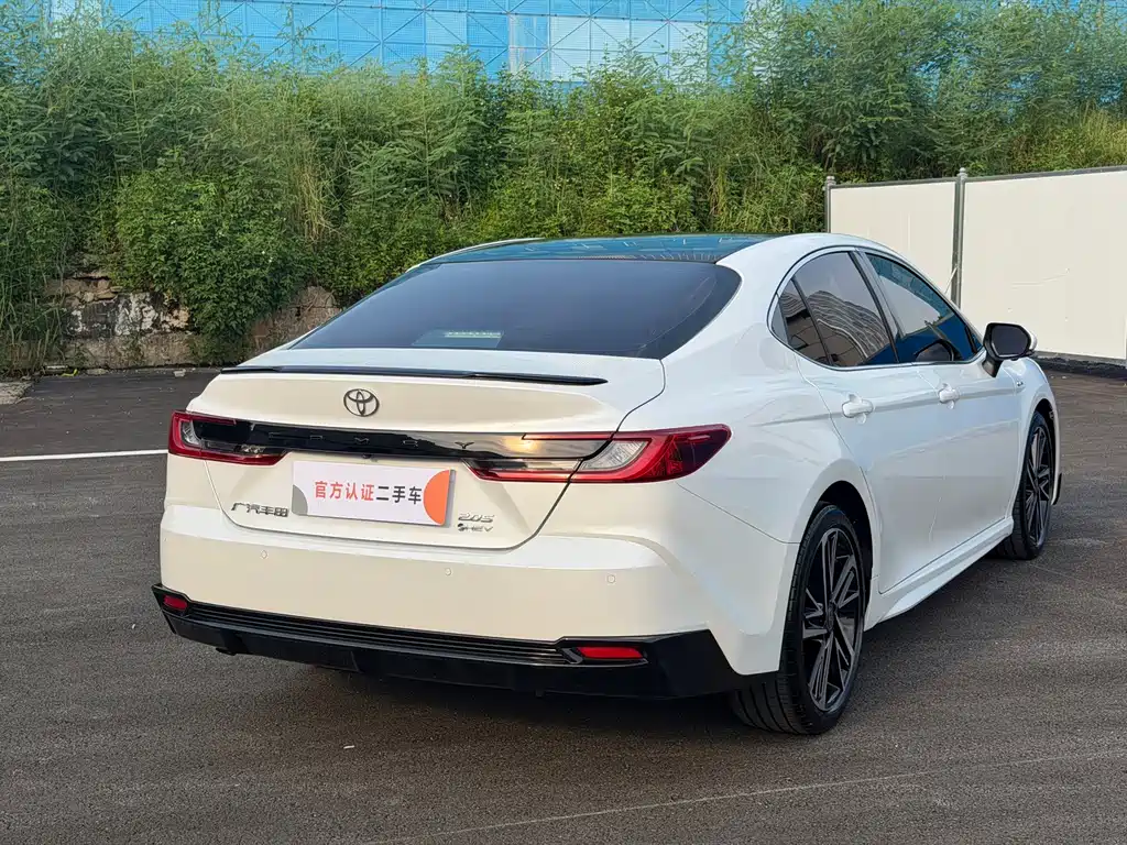 Toyota Camry — миниатюра 13