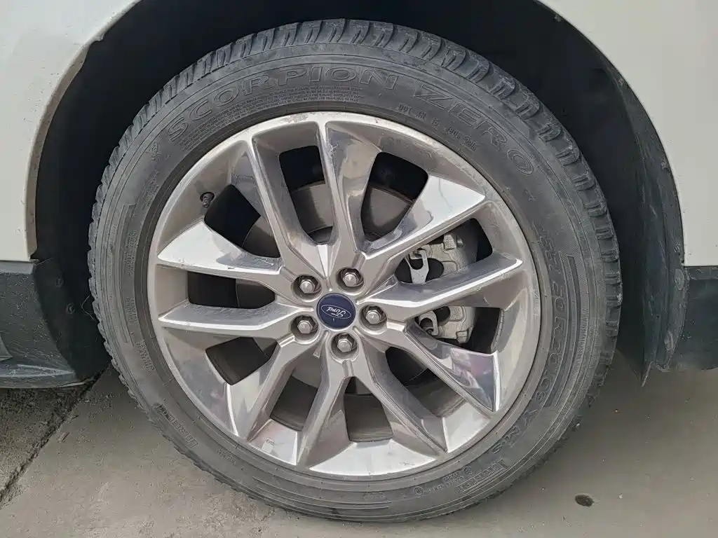 Ford Edge — миниатюра 24