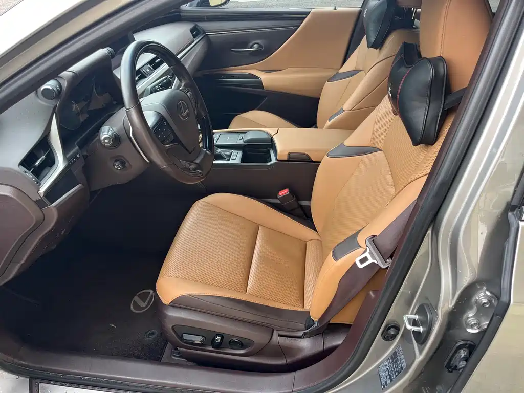 Lexus ES — миниатюра 10