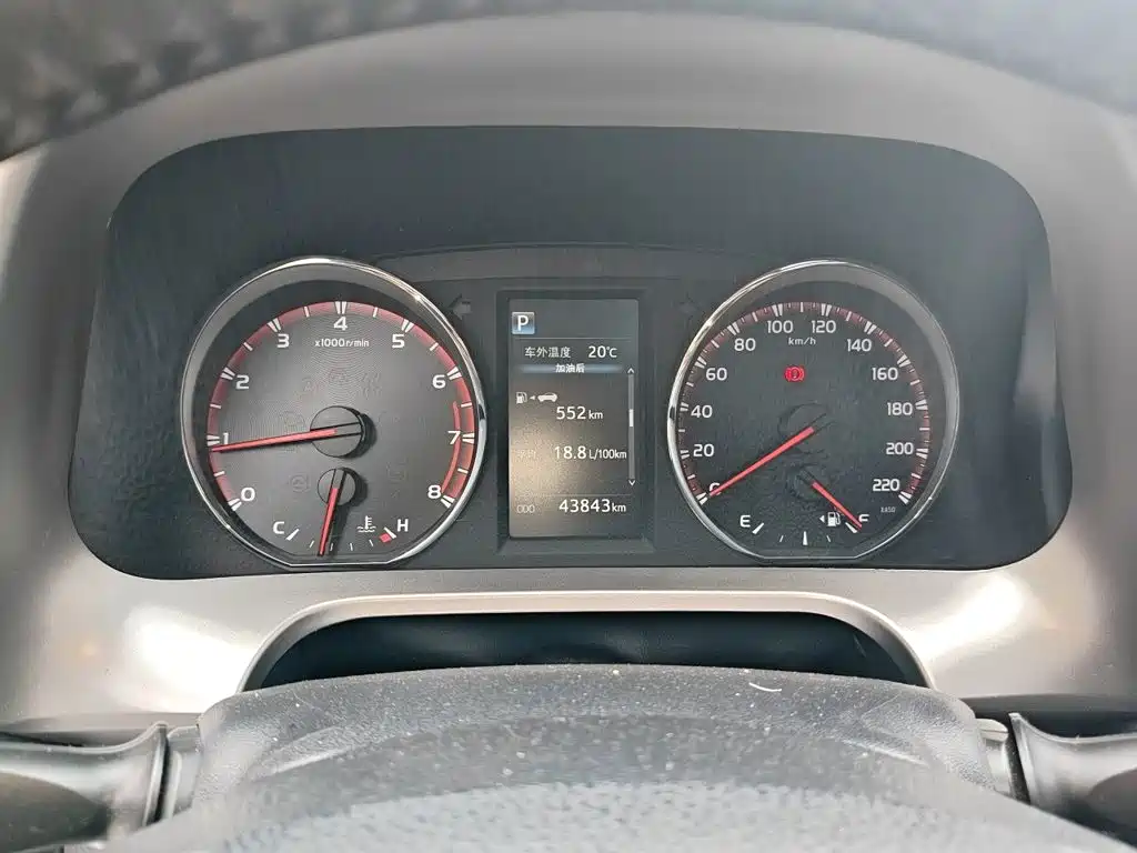 Toyota RAV4 — миниатюра 7