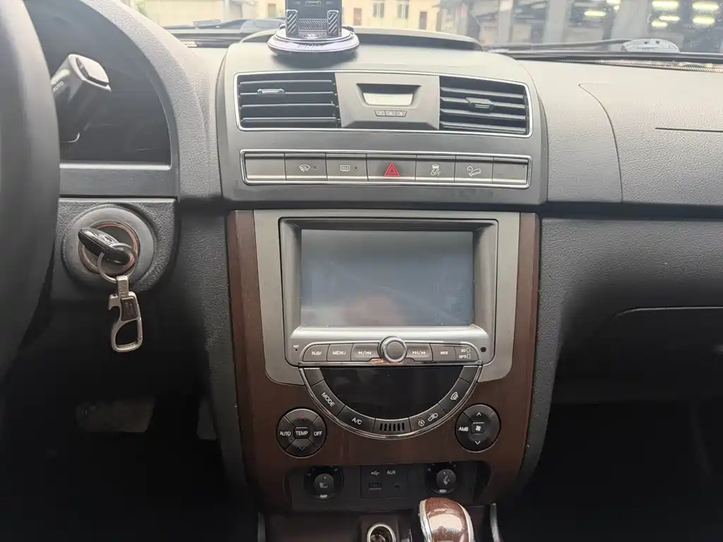 SsangYong Rexton W — миниатюра 7