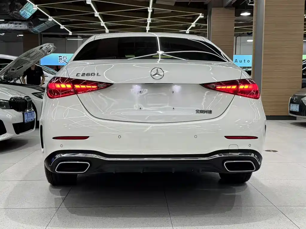 Mercedes-Benz C-Class — миниатюра 6