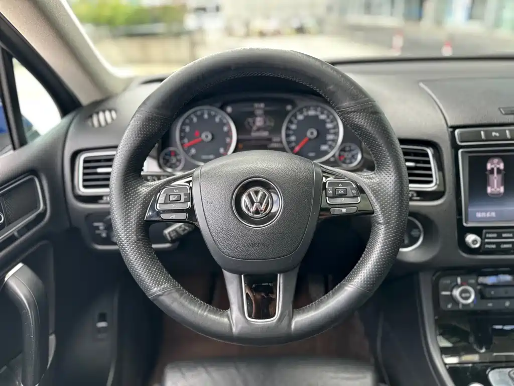 Volkswagen Touareg — миниатюра 9