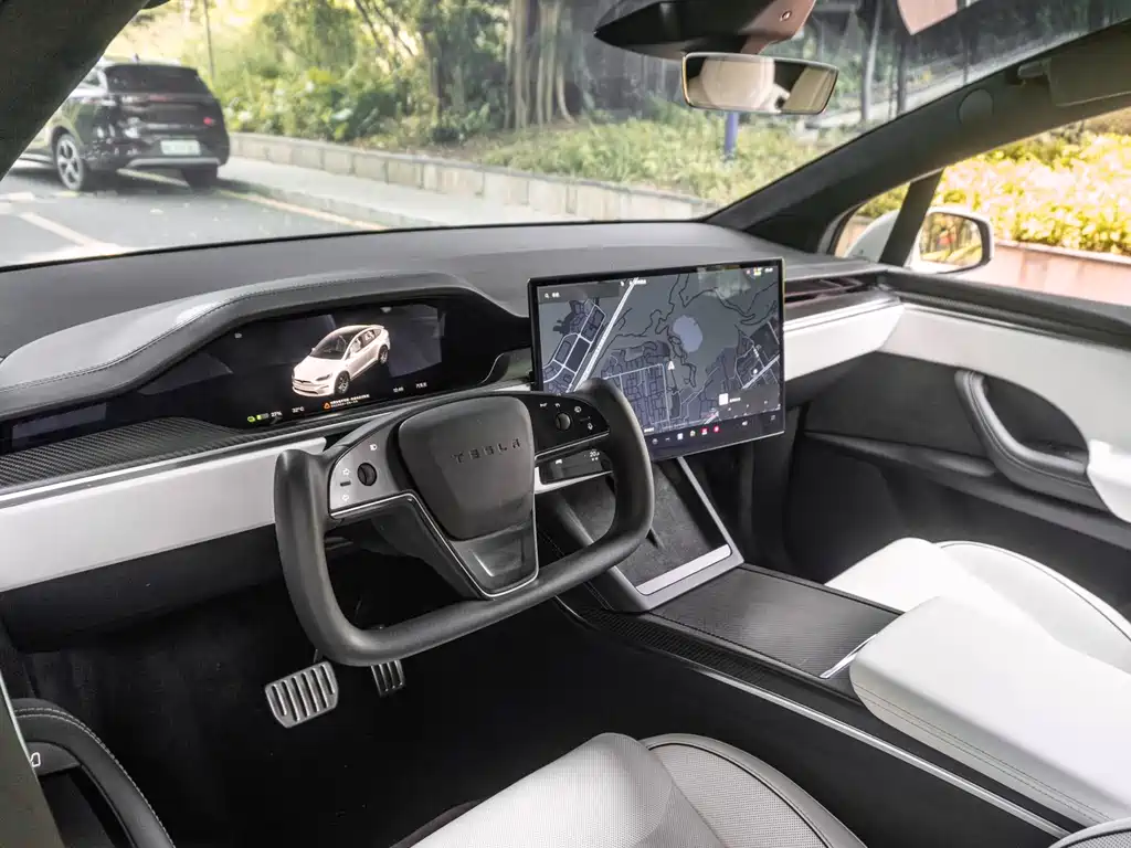 Tesla Model X 2023 Plaid