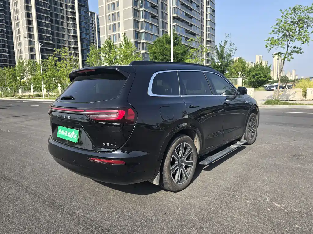 Aito M7 2024 1.5T Smart Drive Ultra 5 мест