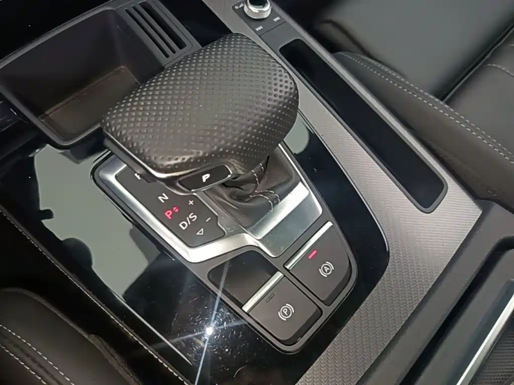 Audi Q5L — миниатюра 14