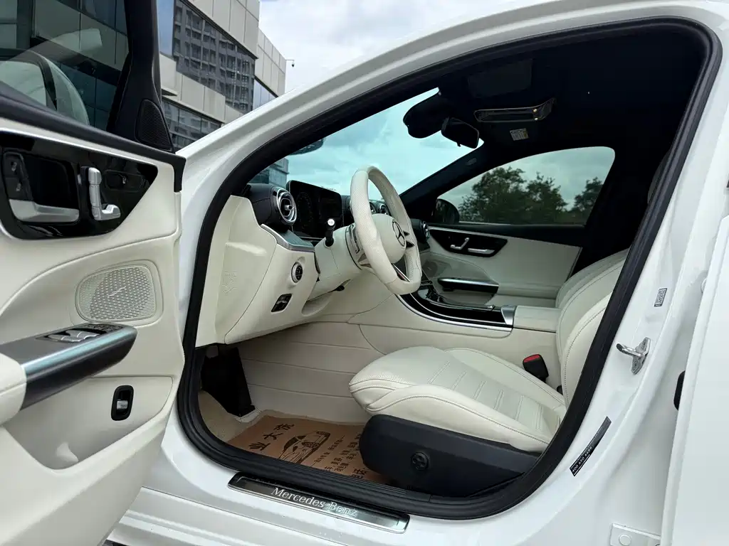 Mercedes-Benz C-Class — миниатюра 4