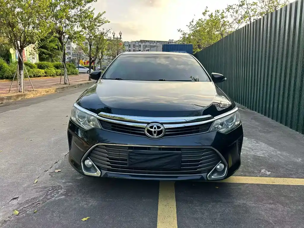 Toyota Camry — миниатюра 3