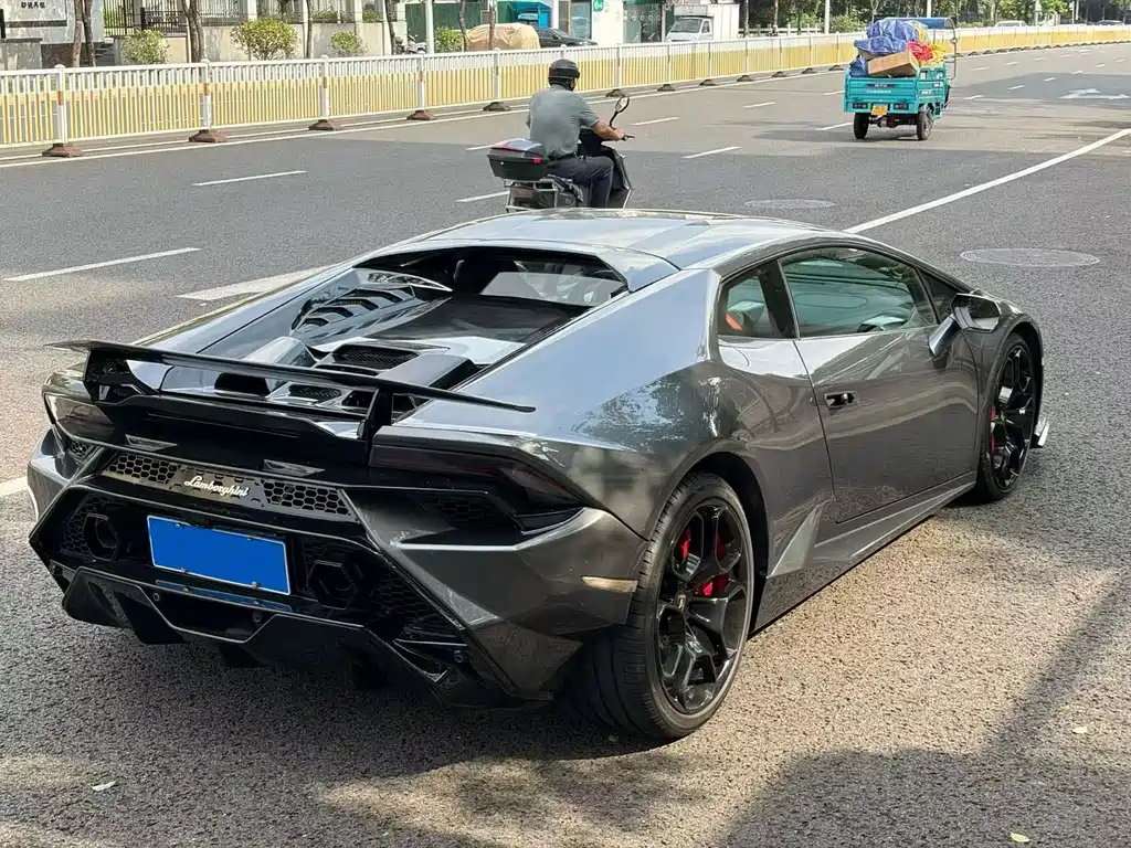 Lamborghini Huracán — миниатюра 8