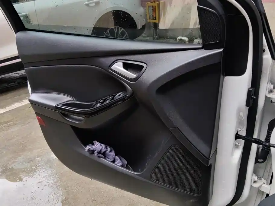 Ford Focus — миниатюра 7