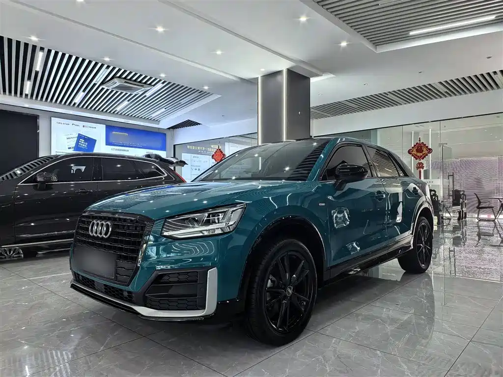 Audi Q2L 2019